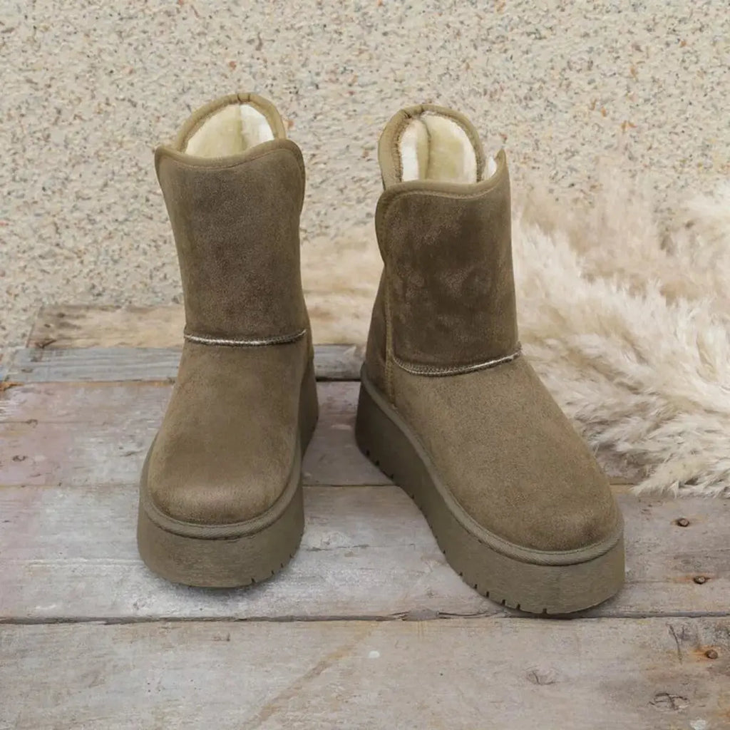 Round Toe Platform Boots